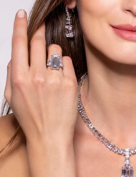 Комплект с камнями изумрудной огранки Diamond Crystalline